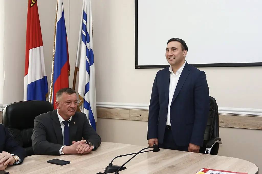 Девять молодых семей Находки получили свидетельства на приобретение жилья Девять молодых семей Находки получили свидетельства на приобретение жилья