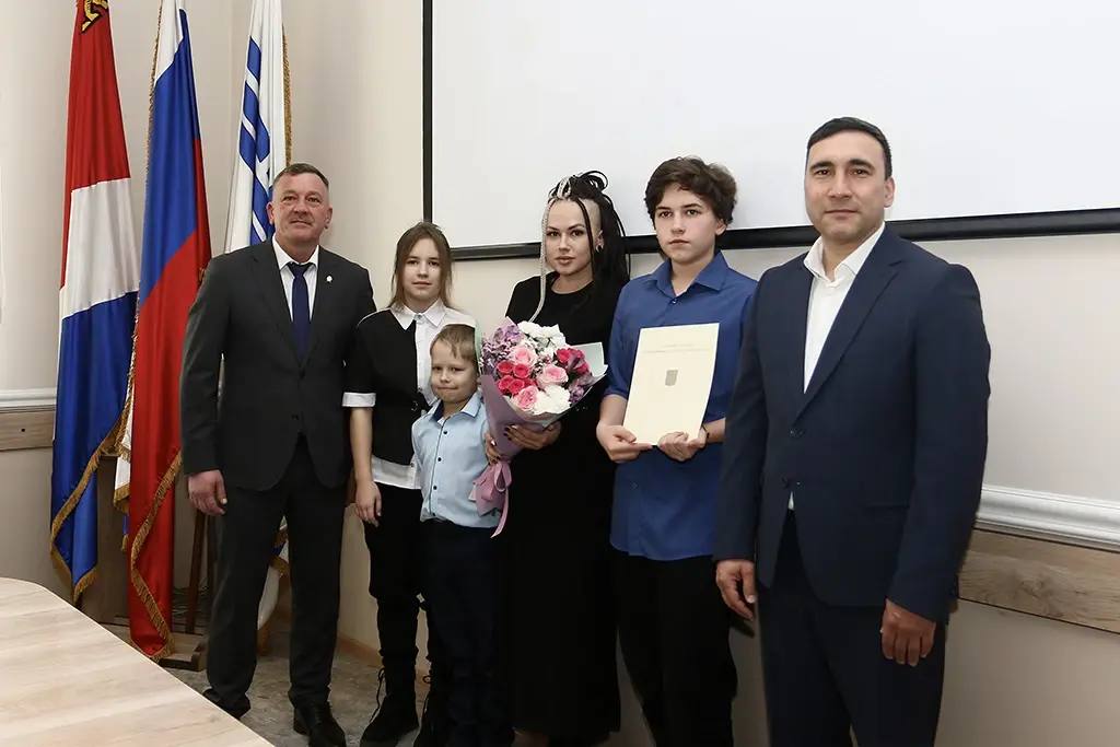 Девять молодых семей Находки получили свидетельства на приобретение жилья Девять молодых семей Находки получили свидетельства на приобретение жилья