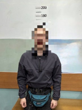 Во Владивостоке полицейские разыскали вандалов, повредивших «умную» остановку