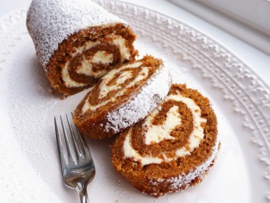 Тыквенный рулет с творожным кремом: идеальное лакомство к чаю