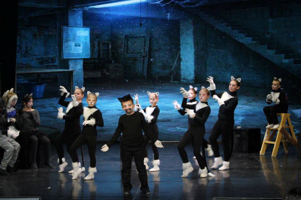 Спектакль о доброте и сострадании прошёл в ДК Врангеля Спектакль о доброте и сострадании прошёл в ДК Врангеля