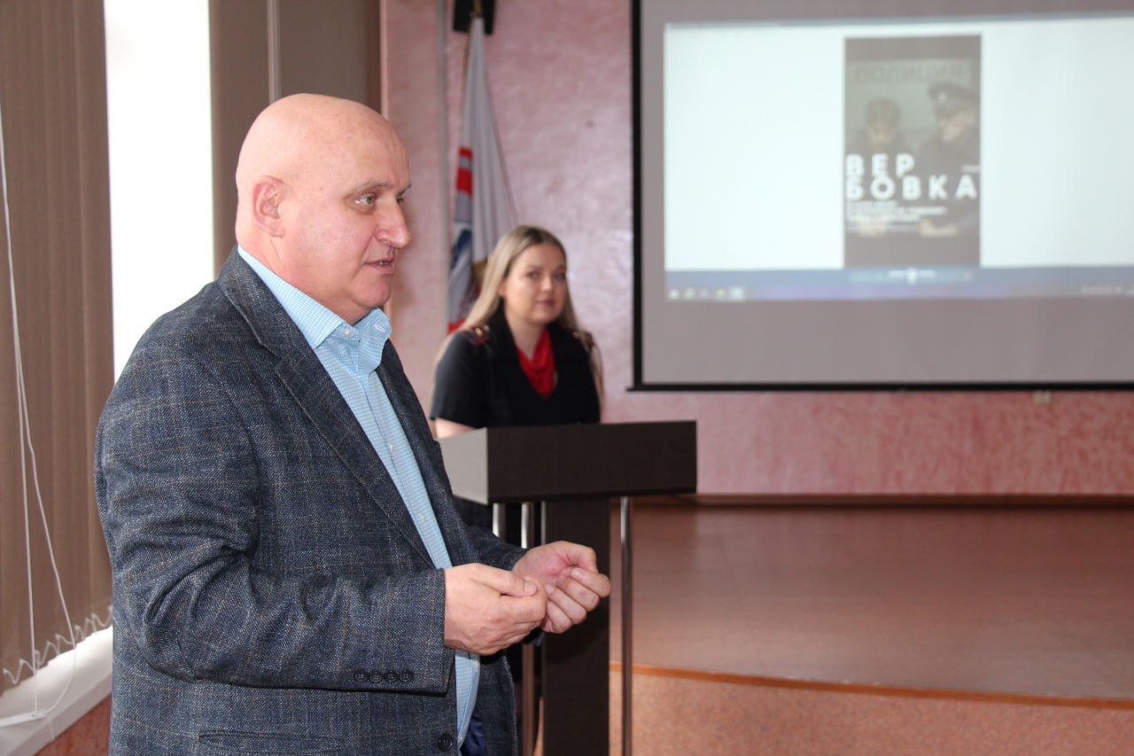 Уссурийские транспортные полицейские провели встречу с лицеистами в рамках акции Уссурийские транспортные полицейские провели встречу с лицеистами в рамках акции