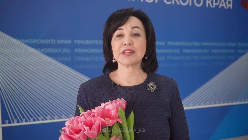 Дорогие наши женщины!. От всего сердца поздравляю вас с Международным женским днём! Этот праздник — прекрасная возможность ещё раз сказать вам тёплые слова благодарности и восхищения