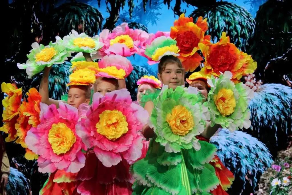 Театр книги «Апельсин» представил «Аленький цветочек» во Врангеле Театр книги «Апельсин» представил «Аленький цветочек» во Врангеле