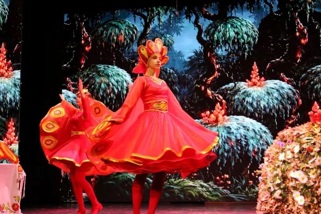 Театр книги «Апельсин» представил «Аленький цветочек» во Врангеле Театр книги «Апельсин» представил «Аленький цветочек» во Врангеле