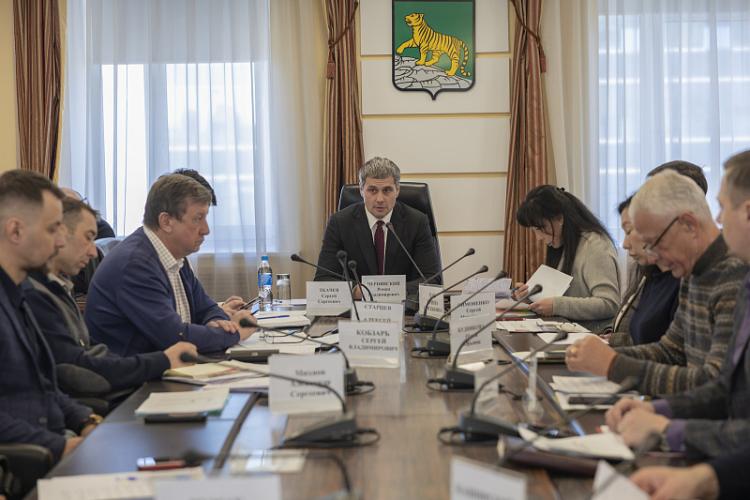 Во Владивостоке состоялось рабочее совещание, собравшее представителей компаний ОАО «ВПЭС», ДРСК, Приморских тепловых сетей АО «ДГК» и других профильных экспертов