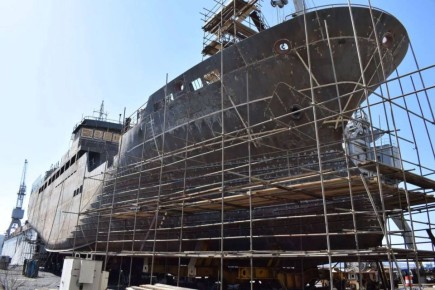 Программа инвестквот: краболов «Ительмен» готовится к спуску на воду