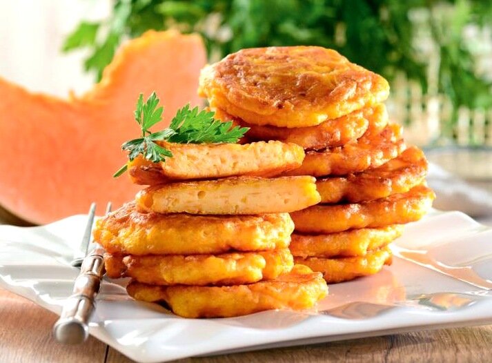 Оладьи из тыквы: простое и вкусное решение для осеннего стола