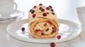 Нежный рулет с клюквой и апельсиновым кремом