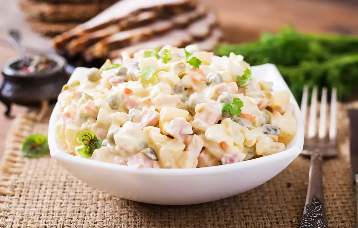 Вторая жизнь оливье: необычные способы переработки новогоднего салата