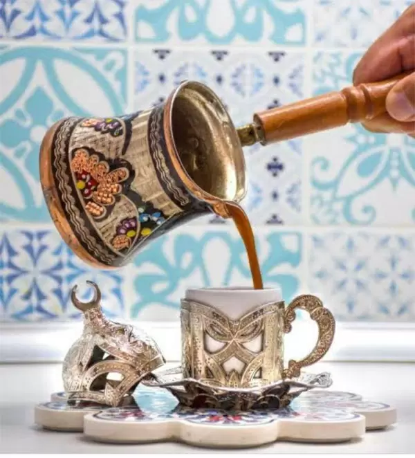 Как магия турецкого кофе создает утренние ритуалы счастья