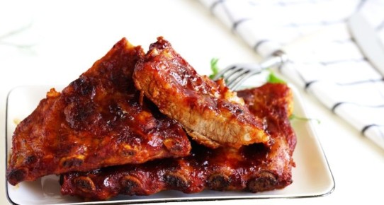 Как приготовить свиные рёбрышки: секреты нежности и аромата