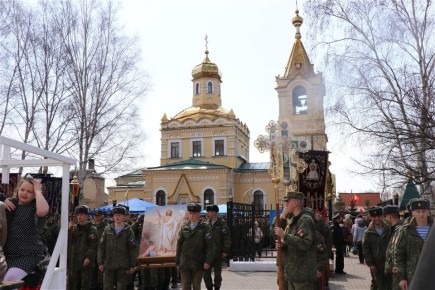 Светлый праздник Пасхи Христовой ознаменовался в Уссурийске крестным ходом