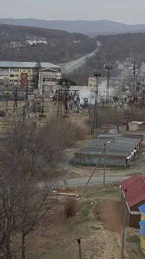 Жители Фокино утром остались без света из-за поломки оборудования на подстанции