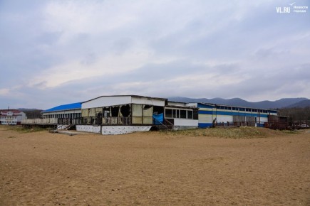 Администрация Владивостока требует снести на Шаморе здание кафе, принадлежащее структурам Владимира Николаева