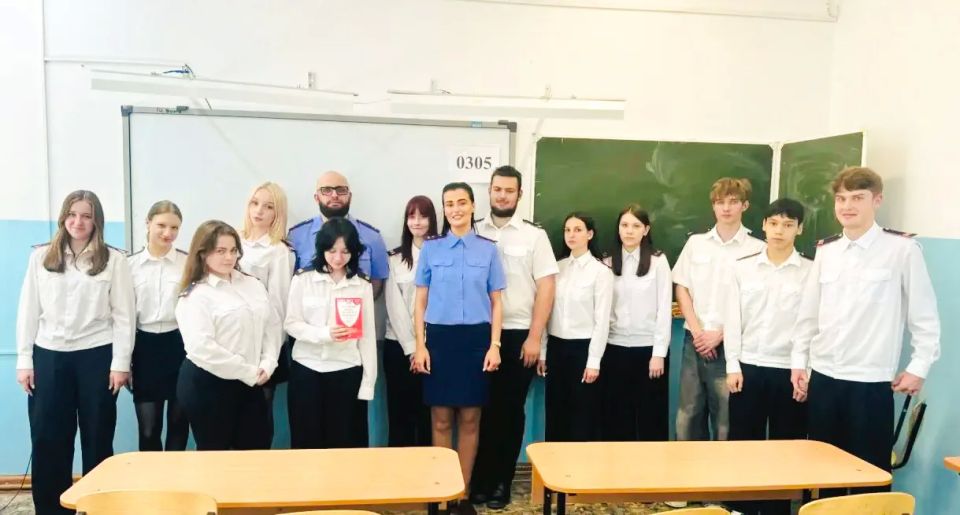 Офицеры СКР Приморья провели для кадет профилактическое занятие на тему недопустимости осквернения памятников и объектов культурного наследия Офицеры СКР Приморья провели для кадет профилактическое занятие на тему недопустимости осквернения памятников и объектов культурного наследия
