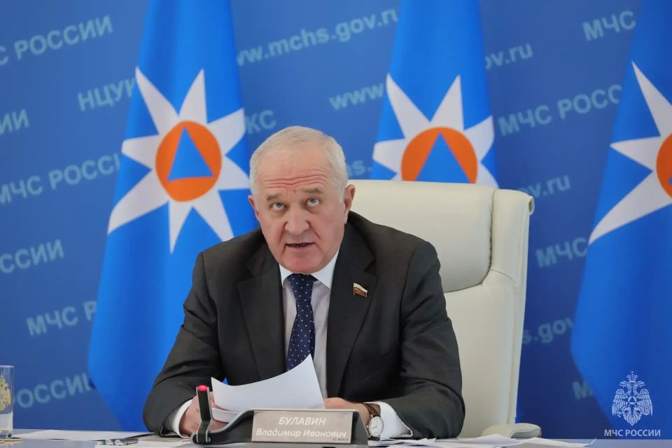 Глава МЧС России Александр Куренков принял участие в совещании Комитета Совета Федерации по обороне и безопасности Глава МЧС России Александр Куренков принял участие в совещании Комитета Совета Федерации по обороне и безопасности