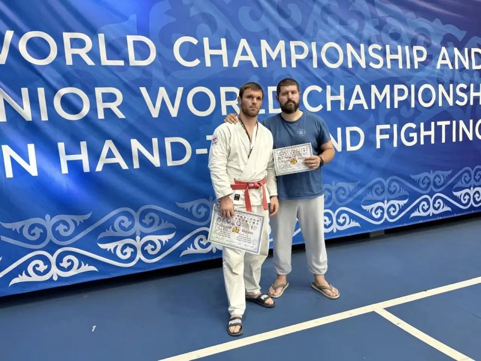 Золотой хет-трик и семь вершин: триумф приморцев на чемпионате мира в Бишкеке! Золотой хет-трик и семь вершин: триумф приморцев на чемпионате мира в Бишкеке!
