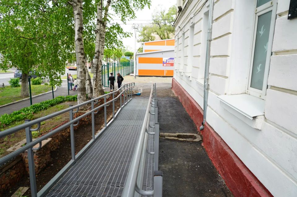 Благоустройство под контролем: общественные наблюдатели проверили образовательные учреждения Благоустройство под контролем: общественные наблюдатели проверили образовательные учреждения