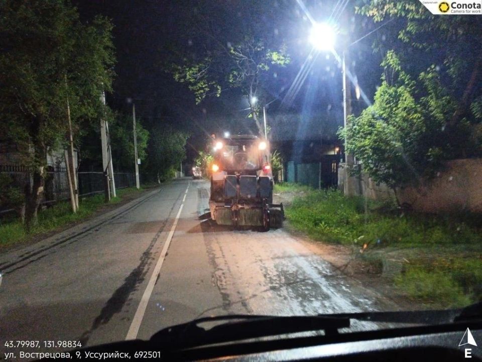 Чистота города: дорожную инфраструктуру приводят в порядок Чистота города: дорожную инфраструктуру приводят в порядок