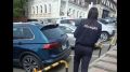 Во Владивостоке полиция разыскивает водителя, срезавшего блокиратор на платной парковке