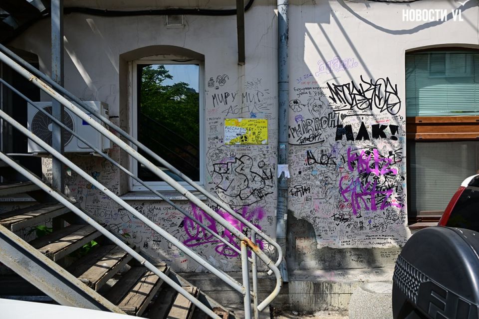 «Тысячное повторение одной кляксы»: почему художники против тэггинга на улицах Владивостока «Тысячное повторение одной кляксы»: почему художники против тэггинга на улицах Владивостока