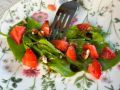 Необычные салаты, которые перевернут ваше представление о вкусной еде
