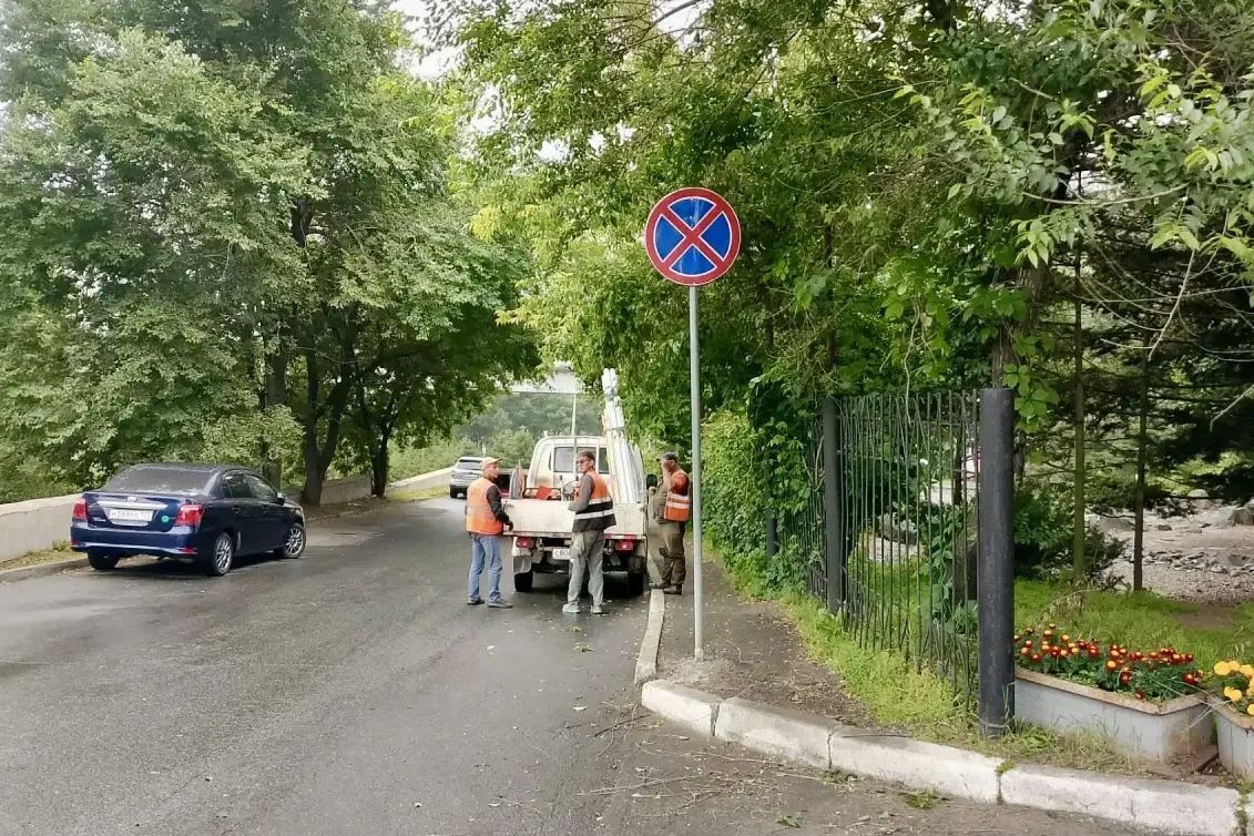Более 230 дорожных знаков установили во Владивостоке с начала лета.