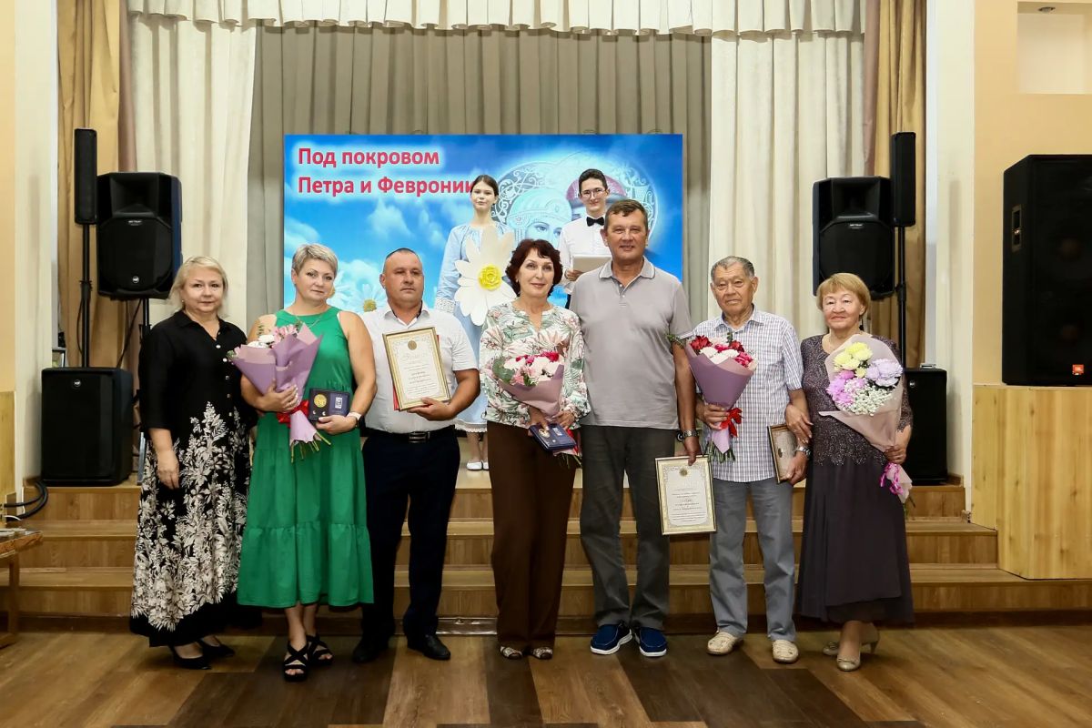 В Находке праздничным мероприятием отметили День семьи, любви и верности В Находке праздничным мероприятием отметили День семьи, любви и верности