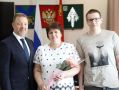 Председатель Законодательного Собрания Приморского края Антон Волошко посетил село Чугуевка, чтобы лично поздравить выпускника местной школы с блестящими результатами единого государственного экзамена