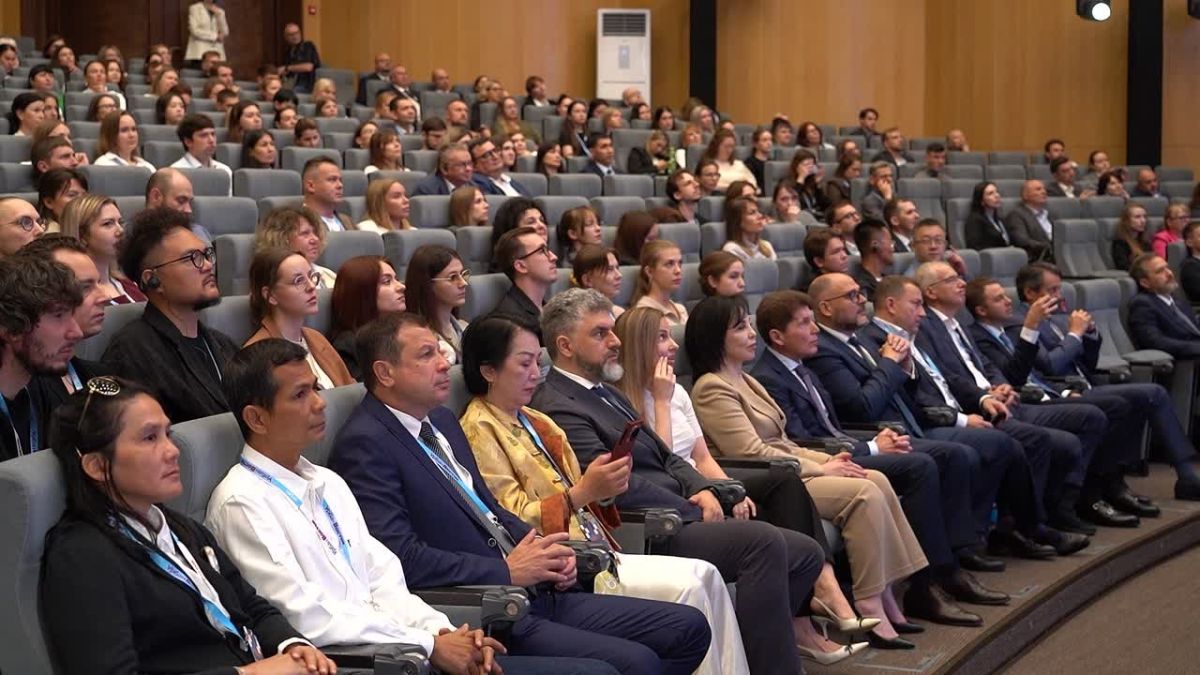 Новые микрорайоны, современные общественные пространства, парки и прогулочные зоны — облик Приморья меняется благодаря работе архитекторов и градостроителей