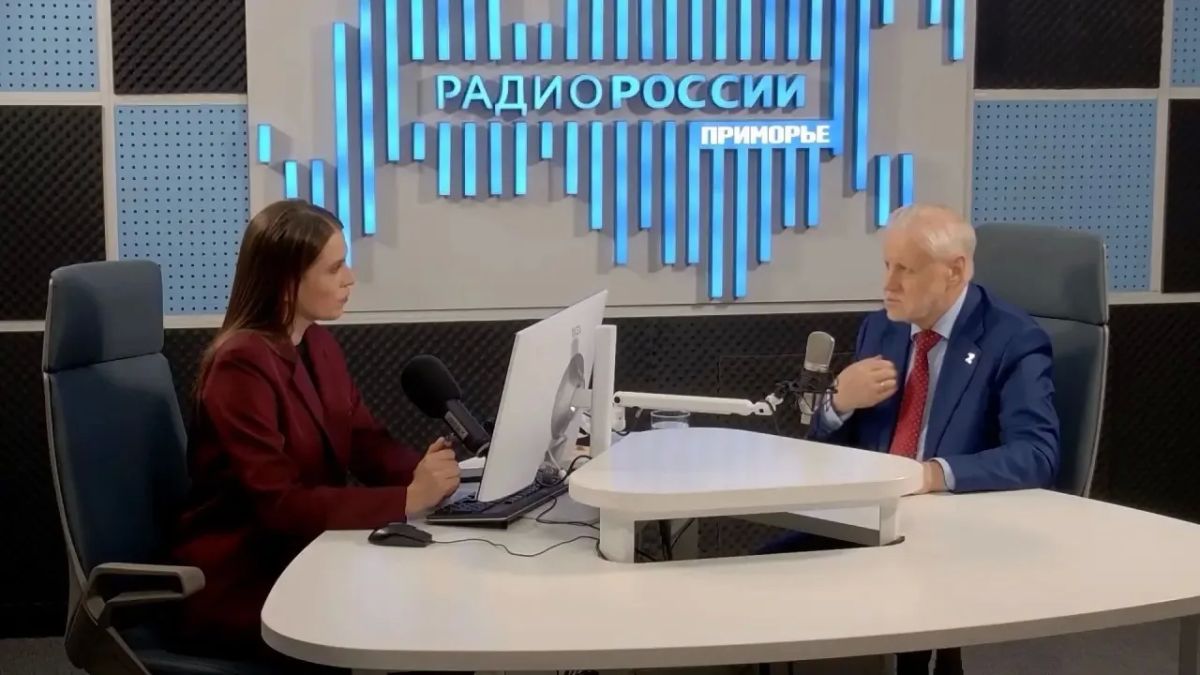 Лидер федеральной партии «Справедливая Россия», депутат Государственной Думы России Сергей Миронов стал гостем студии ГТРК «Владивосток» Лидер федеральной партии «Справедливая Россия», депутат Государственной Думы России Сергей Миронов стал гостем студии ГТРК «Владивосток»