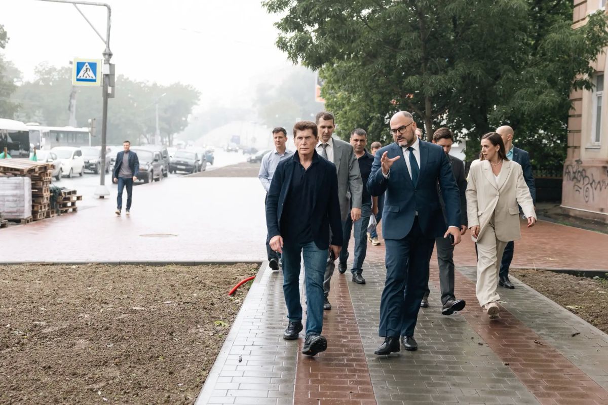 Константин Шестаков: Еще одно пространство преображается по национальному проекту «Инфраструктура для жизни» в дальневосточной столице Константин Шестаков: Еще одно пространство преображается по национальному проекту «Инфраструктура для жизни» в дальневосточной столице