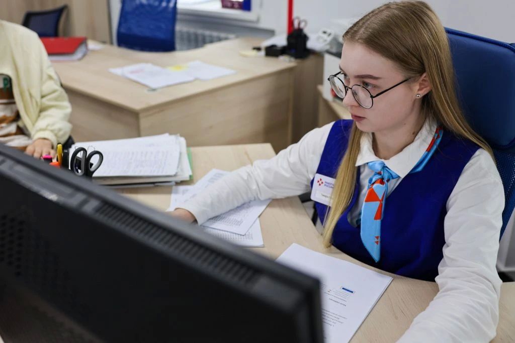 Более 5 тысяч школьников Приморья уже нашли работу при поддержке «Работы России»