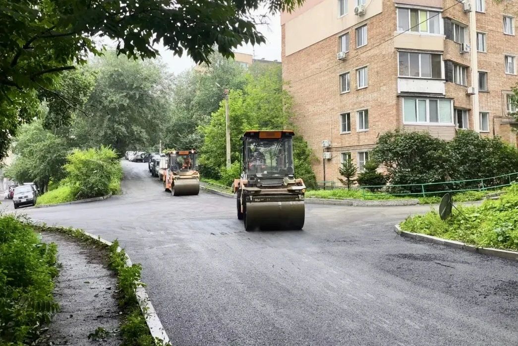 Более 4,5 тысяч квадратных метров дороги отремонтировали на прошлой неделе во Владивостоке Более 4,5 тысяч квадратных метров дороги отремонтировали на прошлой неделе во Владивостоке