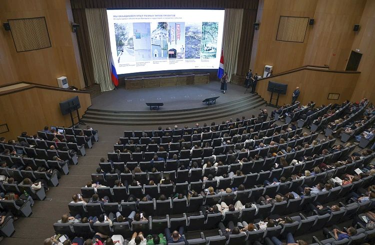 Во Владивостоке на форуме «Урбан Восток» обсудили развитие строительной отрасли и комплексное освоение территорий