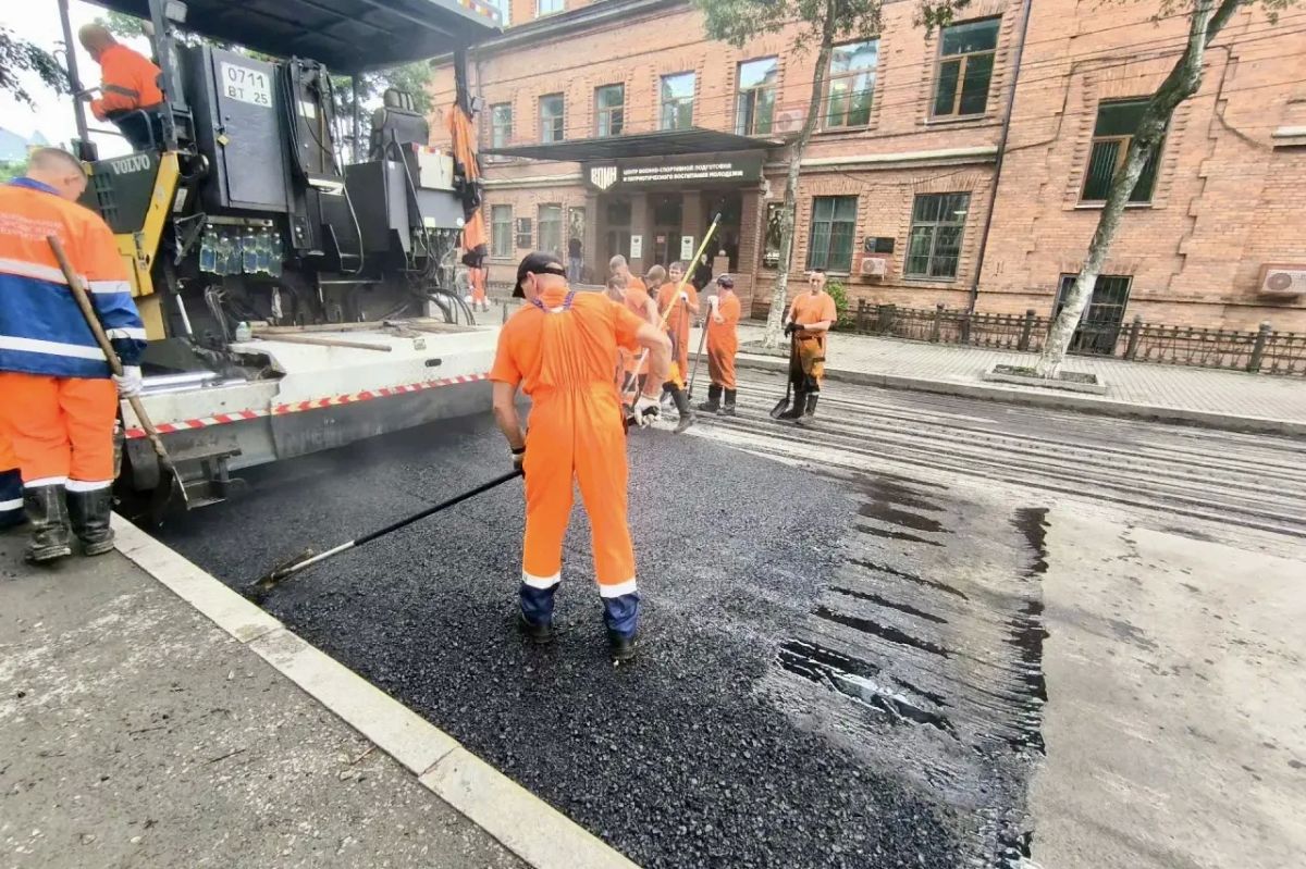 Более 4,5 тысяч квадратных метров дороги отремонтировали на прошлой неделе во Владивостоке Более 4,5 тысяч квадратных метров дороги отремонтировали на прошлой неделе во Владивостоке