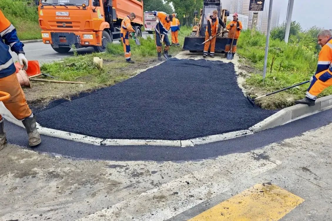 Более 4,5 тысяч квадратных метров дороги отремонтировали на прошлой неделе во Владивостоке Более 4,5 тысяч квадратных метров дороги отремонтировали на прошлой неделе во Владивостоке