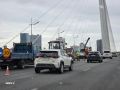 На Золотом мосту снова латают ямы