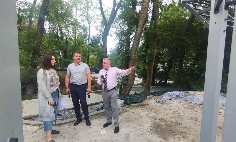 «Хороший сквер получается»: общественные наблюдатели Владивостока оценили благоустройство аллеи на Кирова, 5-9 «Хороший сквер получается»: общественные наблюдатели Владивостока оценили благоустройство аллеи на Кирова, 5-9