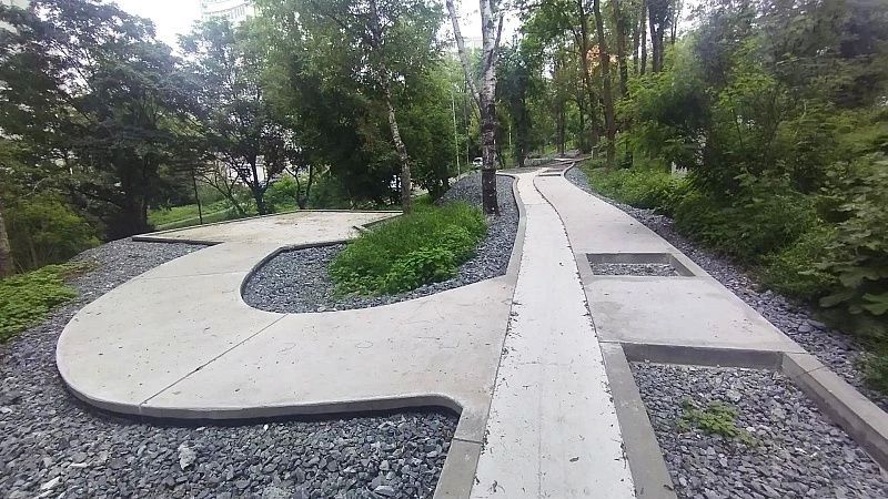 «Хороший сквер получается»: общественные наблюдатели Владивостока оценили благоустройство аллеи на Кирова, 5-9 «Хороший сквер получается»: общественные наблюдатели Владивостока оценили благоустройство аллеи на Кирова, 5-9