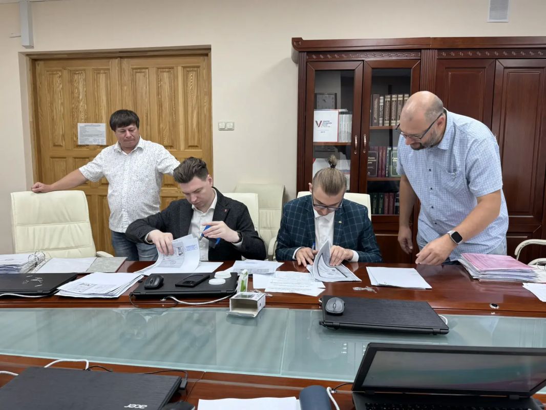 Избирательным объединением «КПРФ – ПРИМОРСКОЕ КРАЕВОЕ ОТДЕЛЕНИЕ политической партии КОММУНИСТИЧЕСКАЯ ПАРТИЯ РОССИЙСКОЙ ФЕДЕРАЦИИ» представлены документы для заверения списка кандидатов на выборах депутатов Законодательного... Избирательным объединением «КПРФ – ПРИМОРСКОЕ КРАЕВОЕ ОТДЕЛЕНИЕ политической партии КОММУНИСТИЧЕСКАЯ ПАРТИЯ РОССИЙСКОЙ ФЕДЕРАЦИИ» представлены документы для заверения списка кандидатов на выборах депутатов Законодательного...