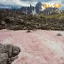 Горы удивляют: розовый снег в Тони Гроув