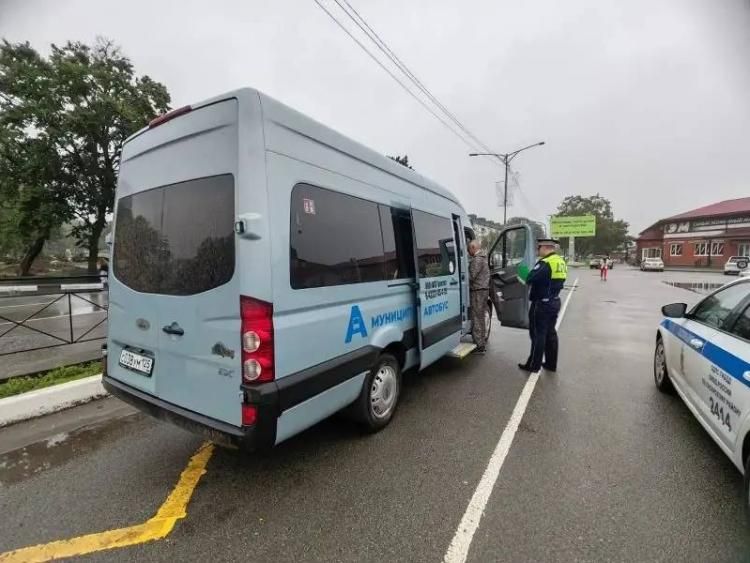 В Приморском крае в рамках профилактического мероприятия «Автобус» инспекторы ГАИ проверили 145 транспортных средств, работающих на маршрутных пассажирских перевозках
