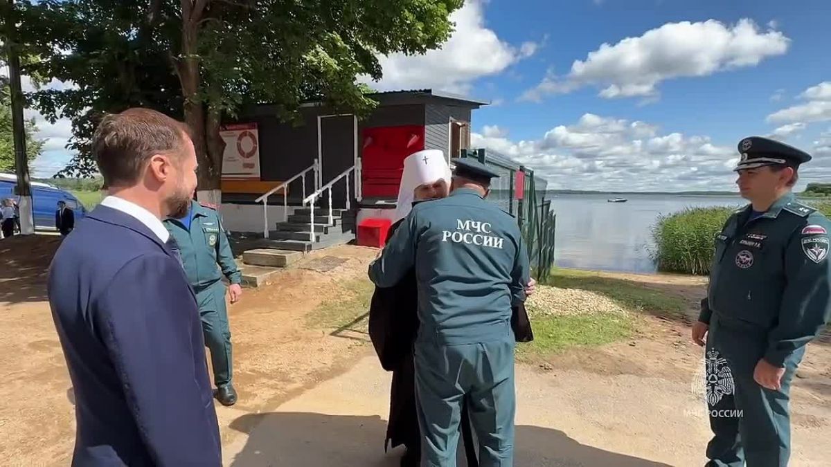 Глава МЧС России посетил с рабочей поездкой Тверскую область Александр Куренков открыл два новых инспекторских участка ГИМС в Осташкове и Весьегонске. Состоялась его рабочая встреча с врио губернатора Виталием Королевым