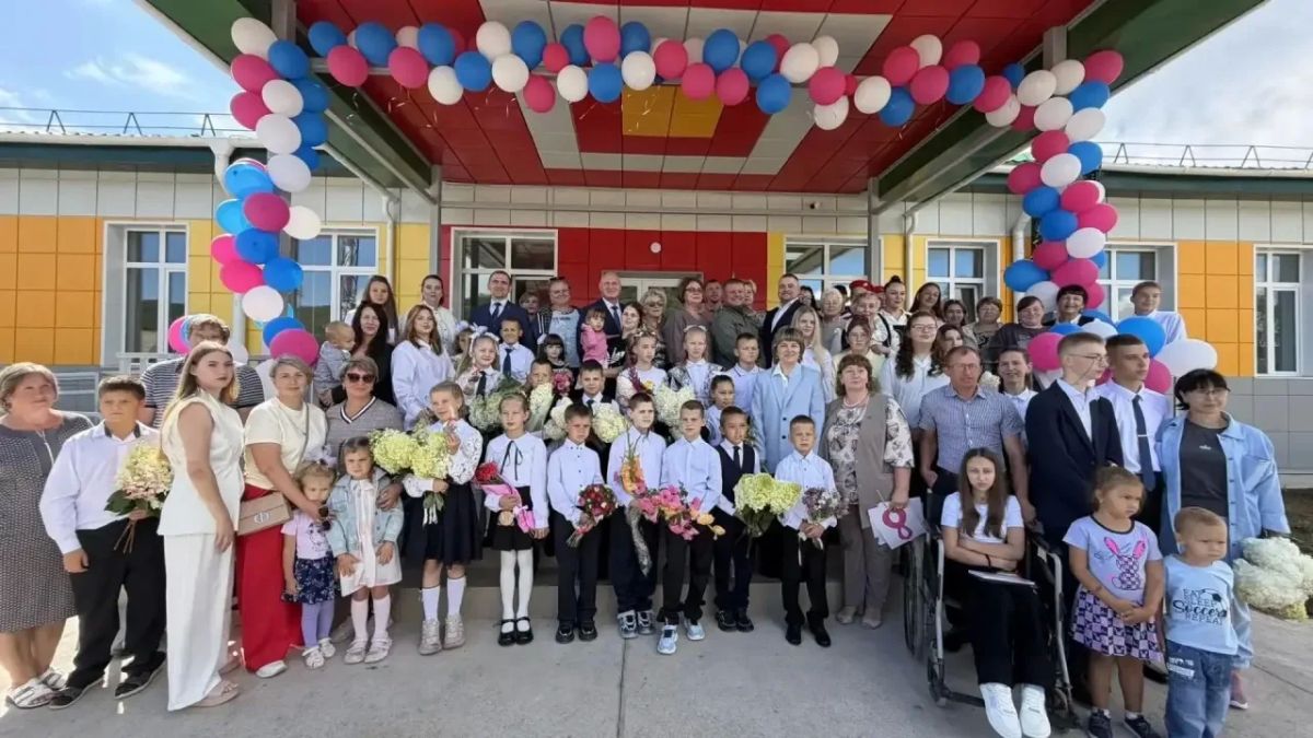Олег Кожемяко: Новая школа открылась в поселке Светлая!