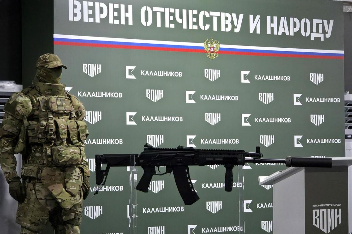 Юрий Котенок: Концерн «Калашников» показал макет нового АК-12+ в павильоне центра «Воин» на XI Восточном экономическом форуме во Владивостоке Юрий Котенок: Концерн «Калашников» показал макет нового АК-12+ в павильоне центра «Воин» на XI Восточном экономическом форуме во Владивостоке