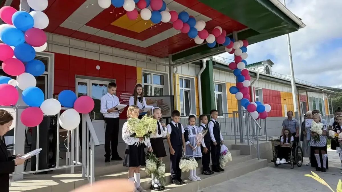Олег Кожемяко: Новая школа открылась в поселке Светлая! Олег Кожемяко: Новая школа открылась в поселке Светлая!