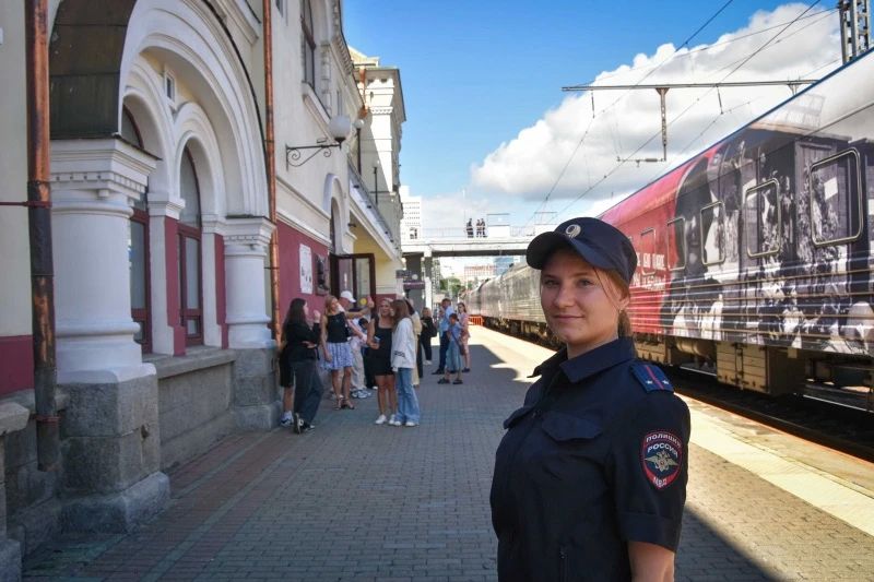 Во Владивостоке сотрудники транспортной полиции обеспечивают охрану общественного порядка в период пребывания «Поезда Победы» Во Владивостоке сотрудники транспортной полиции обеспечивают охрану общественного порядка в период пребывания «Поезда Победы»