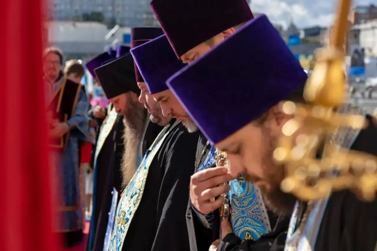 На центральной площади Владивостока состоялся общегородской молебен о здравии участников СВО На центральной площади Владивостока состоялся общегородской молебен о здравии участников СВО